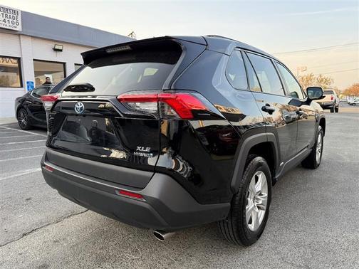 2021 Toyota RAV4 Hybrid XLE