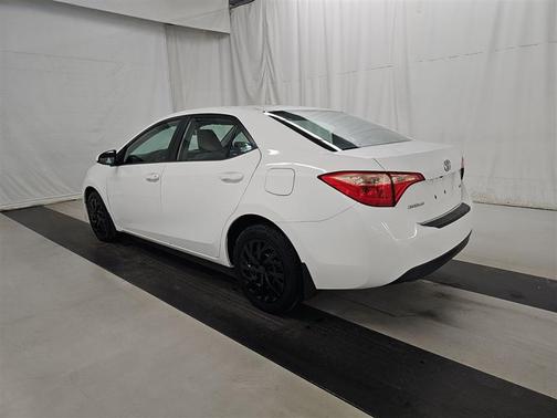 Super White 2017 Toyota Corolla LE