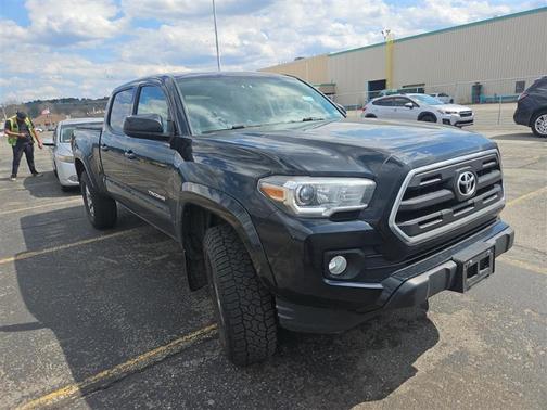 Black 2017 Toyota Tacoma SR5