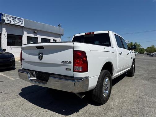 Bright White Clearcoat 2017 RAM 1500 SLT