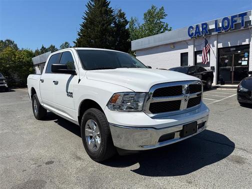 Bright White Clearcoat 2017 RAM 1500 SLT