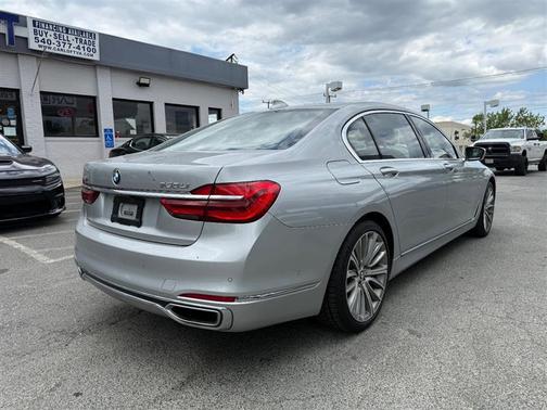 Silver 2018 BMW 750 Li xDrive