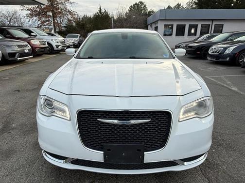 2016 Chrysler 300 Limited