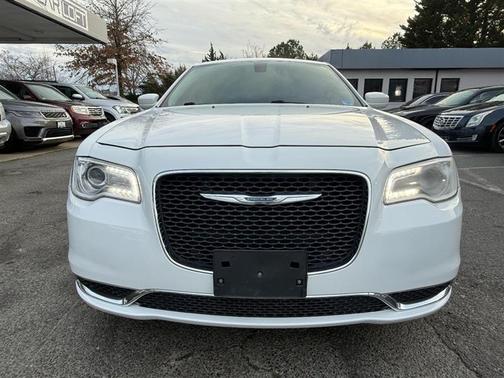 2016 Chrysler 300 Limited