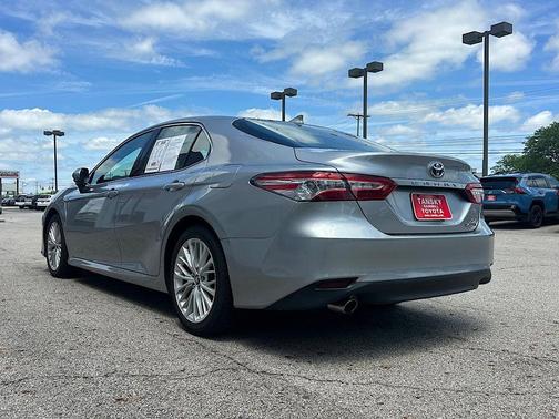 Celestial Silver Metallic 2019 Toyota Camry Hybrid XLE