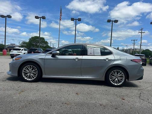 Celestial Silver Metallic 2019 Toyota Camry Hybrid XLE