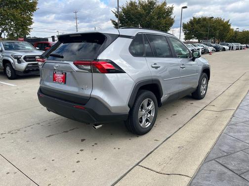 2025 Toyota RAV4 Hybrid LE