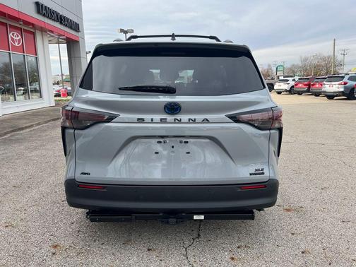 2024 Toyota Sienna Woodland Edition
