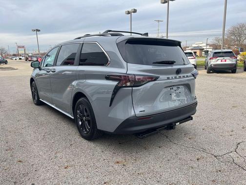 2024 Toyota Sienna Woodland Edition