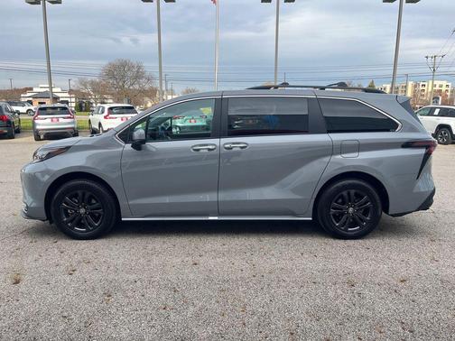 2024 Toyota Sienna Woodland Edition