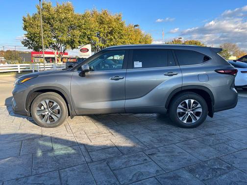 2026 Toyota Highlander XLE