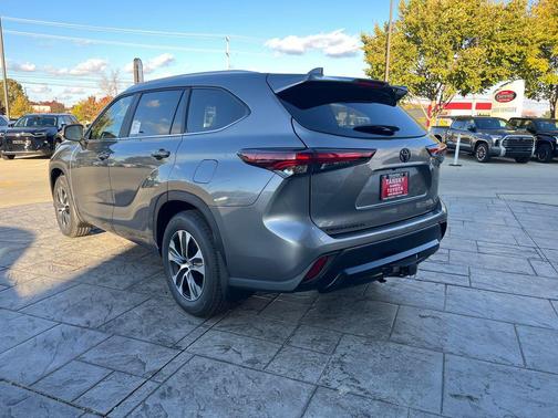 2026 Toyota Highlander XLE