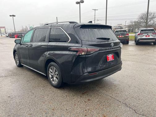 2023 Toyota Sienna XLE
