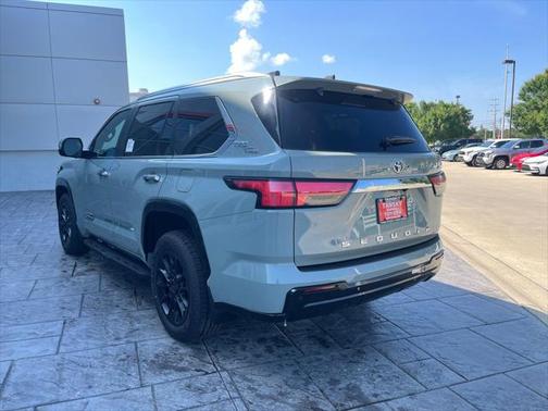 2025 Toyota Sequoia Base
