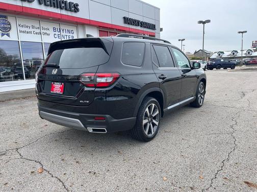 2023 Honda Pilot AWD Elite