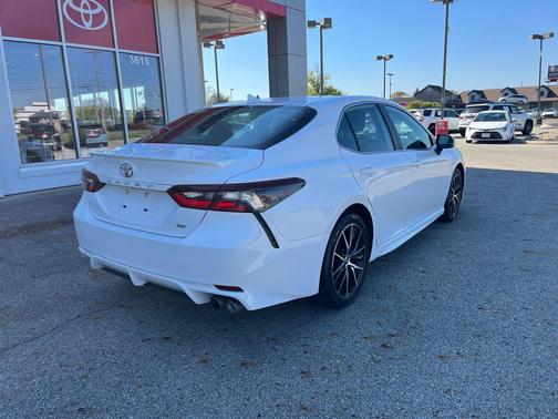2024 Toyota Camry SE