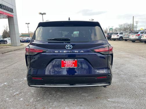 2022 Toyota Sienna Platinum