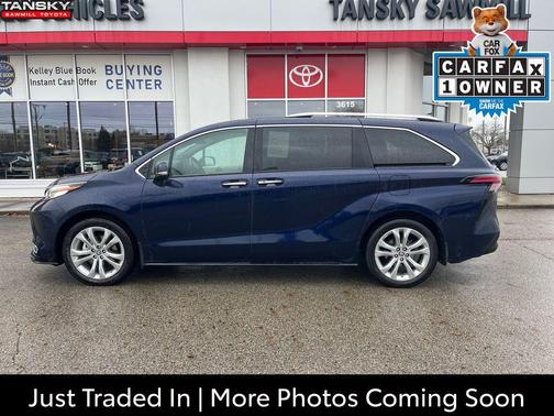 2022 Toyota Sienna Platinum