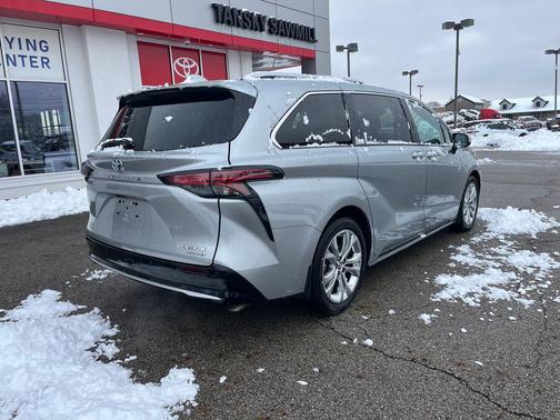 2024 Toyota Sienna Platinum