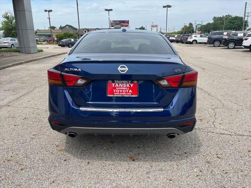 2022 Nissan Altima SR FWD
