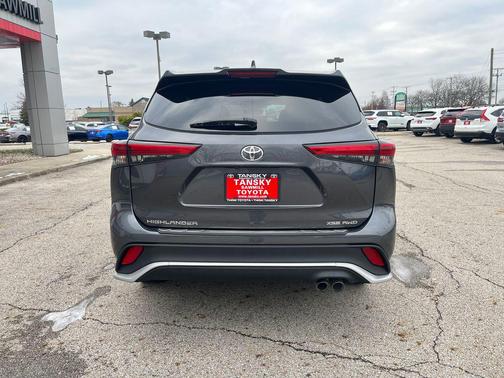 2022 Toyota Highlander XSE