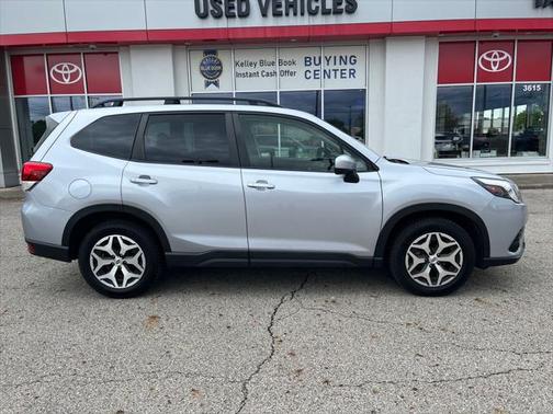 2022 Subaru Forester Premium