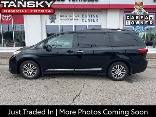 2020 Toyota Sienna XLE