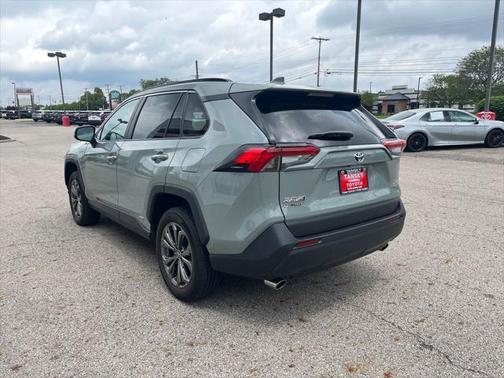 2022 Toyota RAV4 Hybrid XLE Premium