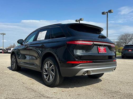 infinite black metallic clearcoat 2026 Lincoln Corsair Premiere