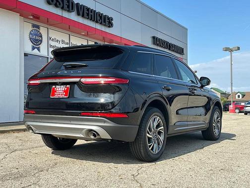 infinite black metallic clearcoat 2026 Lincoln Corsair Premiere