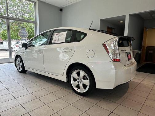 Super White 2010 Toyota Prius V