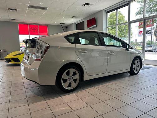 Super White 2010 Toyota Prius V