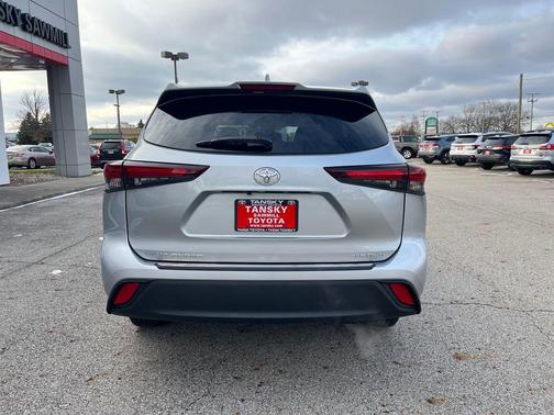 2024 Toyota Highlander XLE