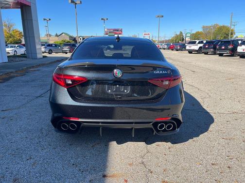 2022 Alfa Romeo Giulia Quadrifoglio