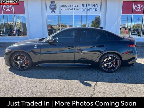 2022 Alfa Romeo Giulia Quadrifoglio