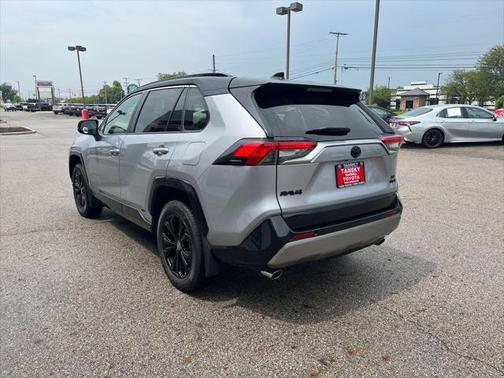 2022 Toyota RAV4 Hybrid SE