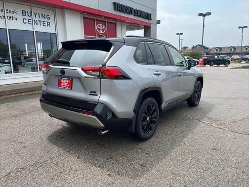 2022 Toyota RAV4 Hybrid SE