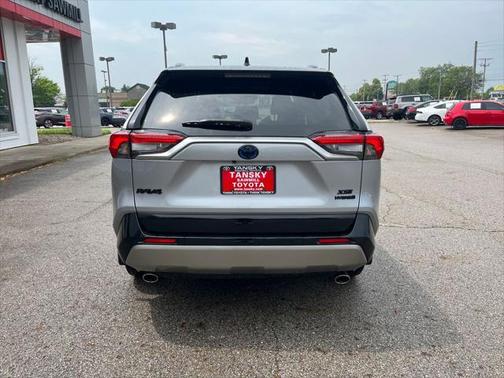 2022 Toyota RAV4 Hybrid SE