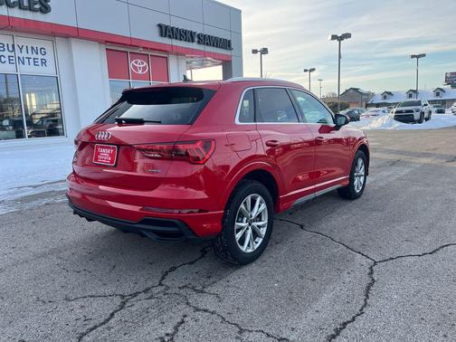 2025 Audi Q3 Premium 45 TFSI S line quattro Tiptronic