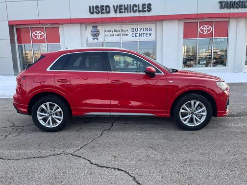 2025 Audi Q3 Premium 45 TFSI S line quattro Tiptronic