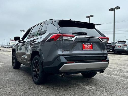 2022 Toyota RAV4 Hybrid SE