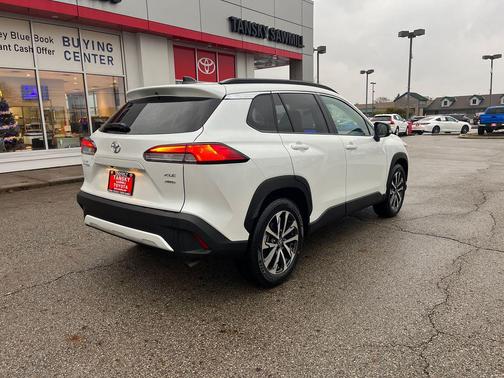 2025 Toyota Corolla Cross XLE