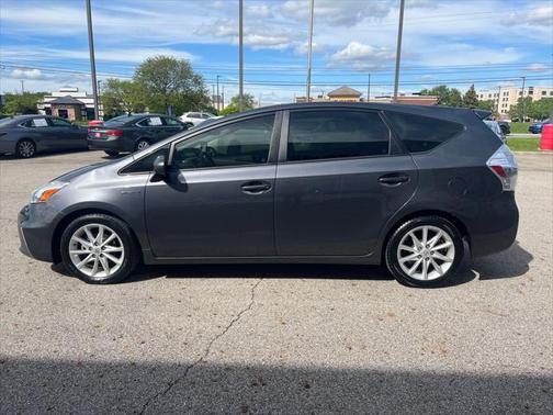 2013 Toyota Prius v Five