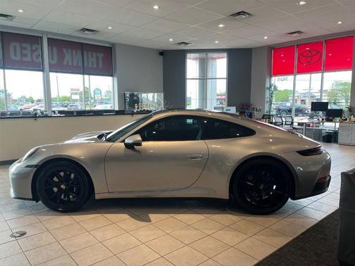 2025 Porsche 911 Carrera
