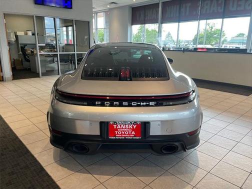 2025 Porsche 911 Carrera