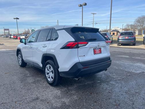 2024 Toyota RAV4 LE