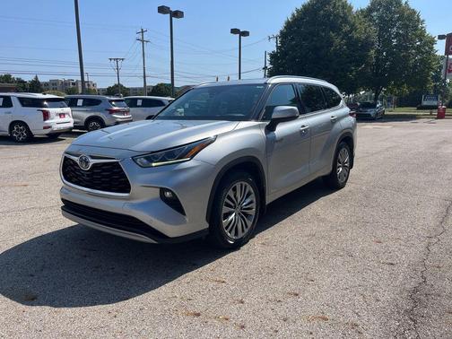 2021 Toyota Highlander Hybrid Platinum