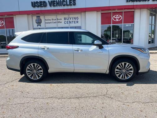 2021 Toyota Highlander Hybrid Platinum