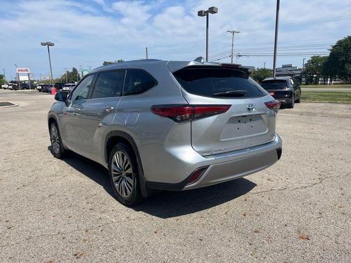 2021 Toyota Highlander Hybrid Platinum