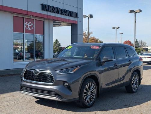 Magnetic Gray Metallic 2020 Toyota Highlander Platinum